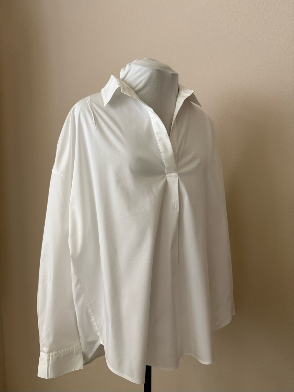 T Tahari White Relaxed Collared Tunic Blouse
